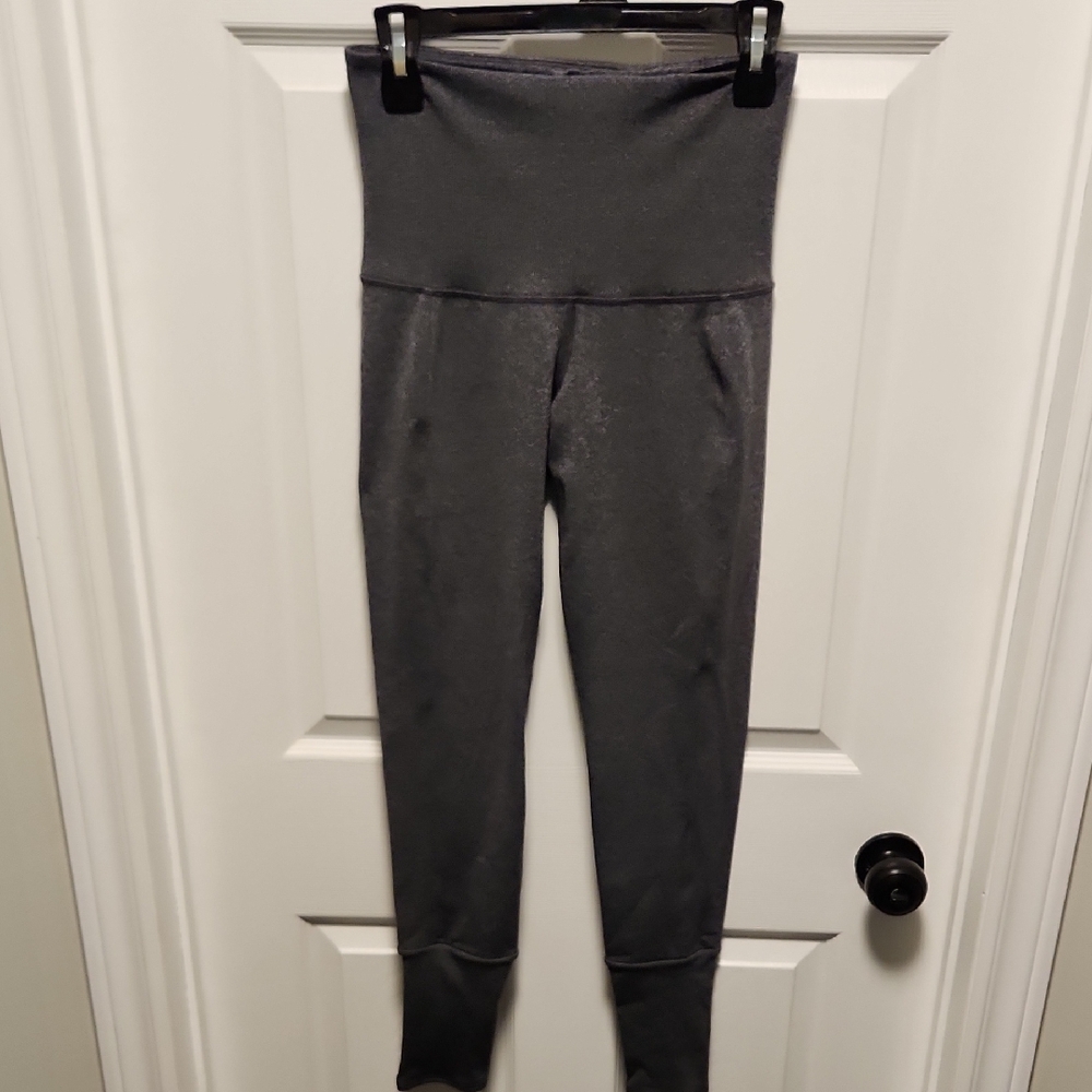High-Waisted Gray Leggings Karma.